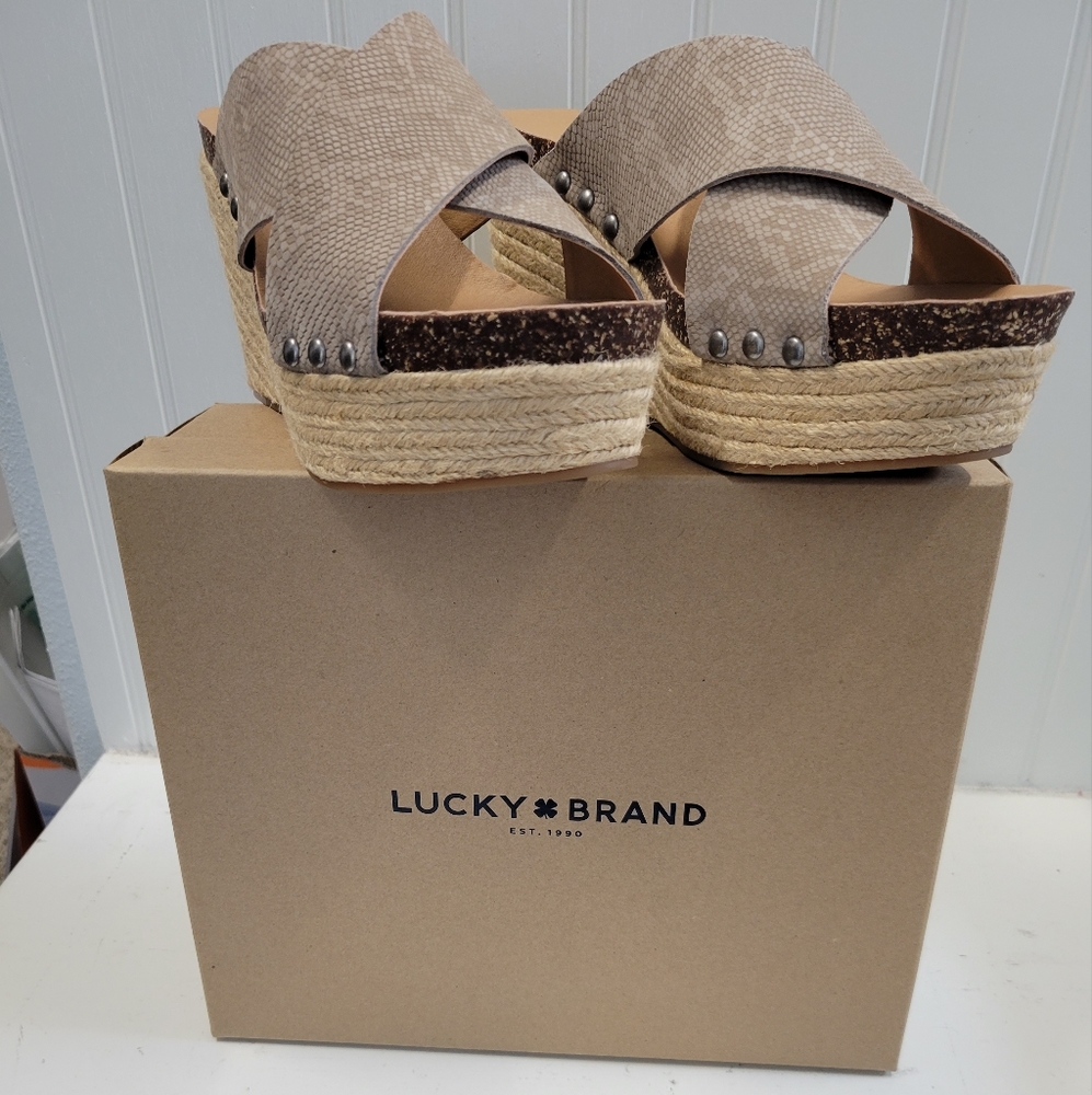 Lucky Brand platform slides
